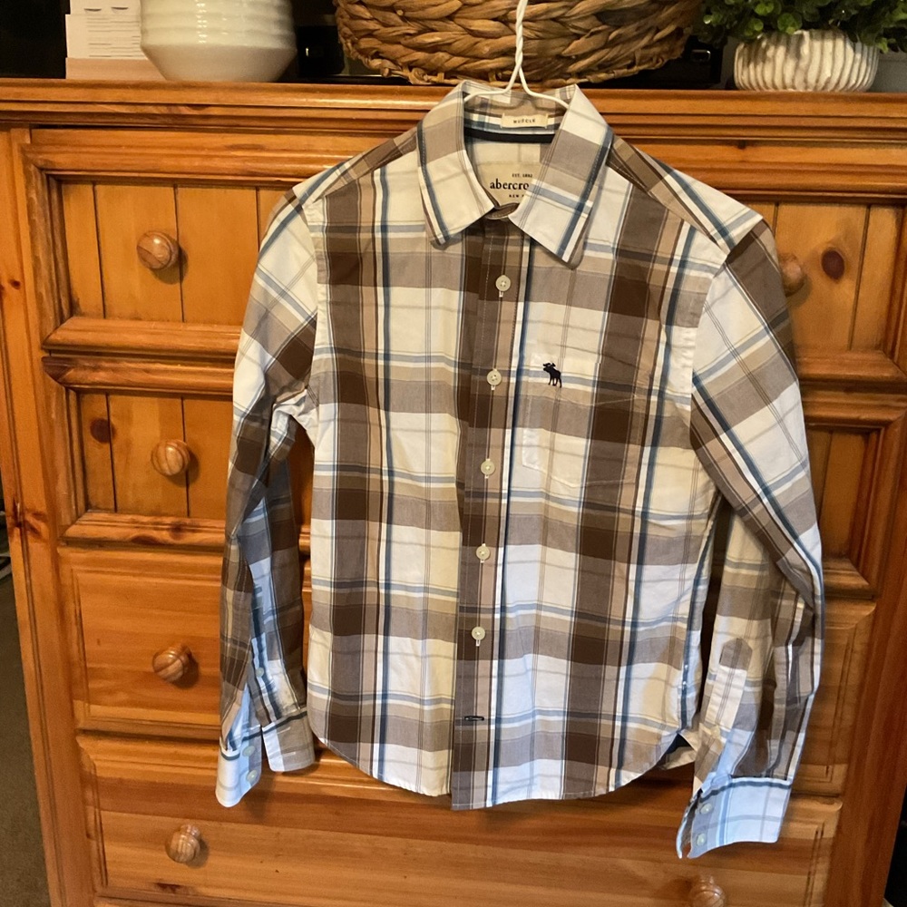 Boys Abercrombie muscle button down shirt